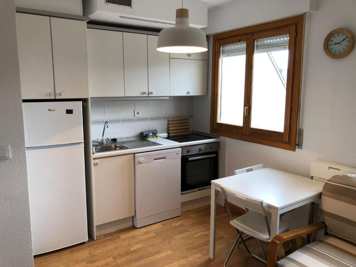 Alameda Apartment Хака Екстериор снимка